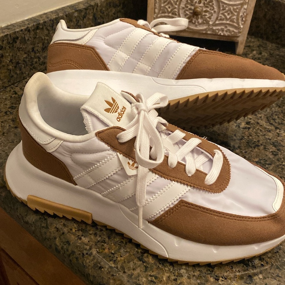 Adidas shoes, brown & white size 9 women’s. Perfect condition